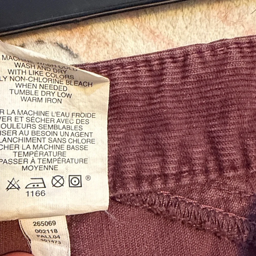 True Y2K vintage GAP corduroy, a- line skirt in plum, tag marked from 2004, EUC - Picture 7 of 9